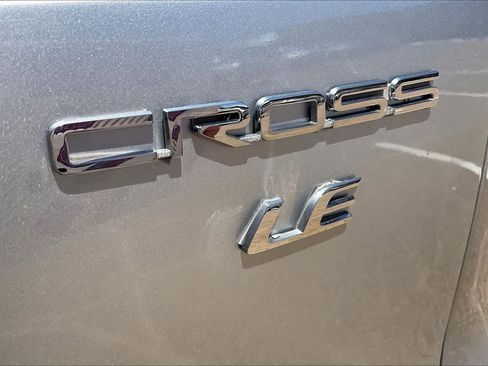 Used 2022 Toyota Corolla Cross LE image 7