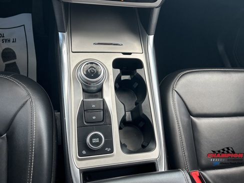 Used 2022 Ford Explorer XLT w/ Equipment Group 202A image 16