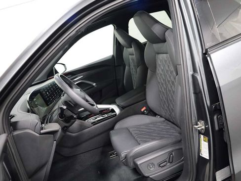 Used 2025 Audi SQ5 Premium Plus AWD/4WD image 6