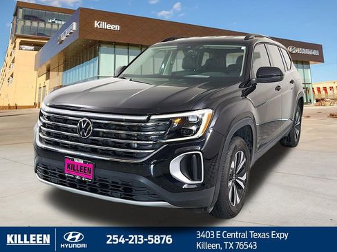 Used 2024 Volkswagen Atlas SE image 3
