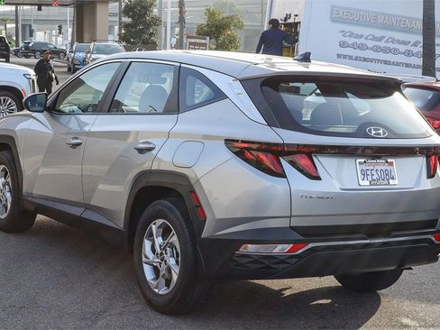 Certified 2023 Hyundai Tucson SE image 4