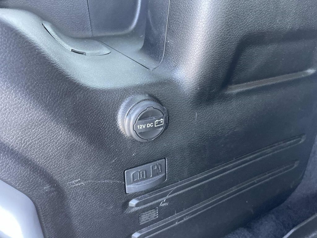 Used 2021 Jeep Wrangler Unlimited Sahara w/ Cold Weather Group AWD/4WD image 19