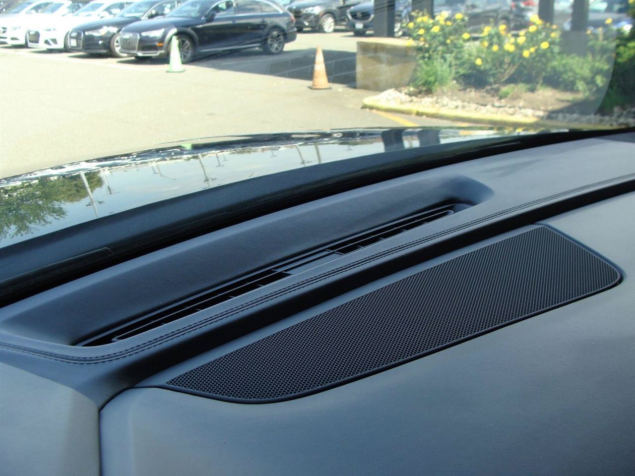 Used 2019 Audi Q8 Prestige AWD/4WD image 35