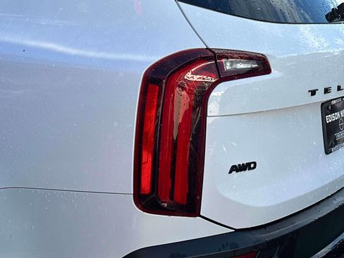 Used 2022 Kia Telluride SX w/ Nightfall Edition Package image 8