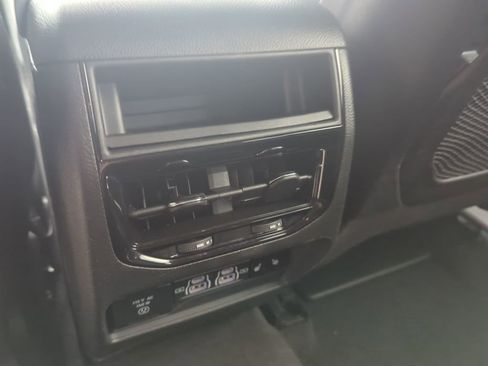 Used 2024 Jeep Grand Cherokee Limited image 26