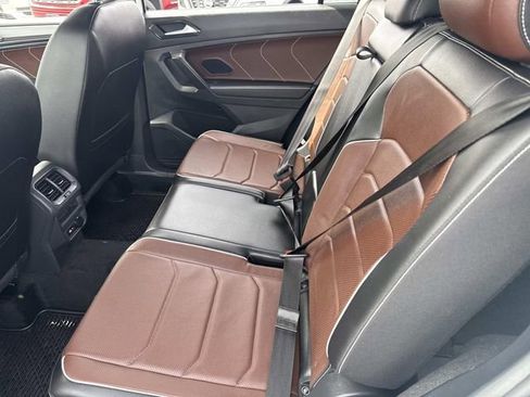Used 2022 Volkswagen Tiguan SEL R-Line image 18