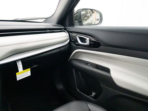 New 2026 Jeep Compass Limited image 10