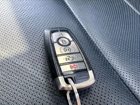 Used 2019 Ford F150 Raptor w/ Equipment Group 802A Luxury image 16