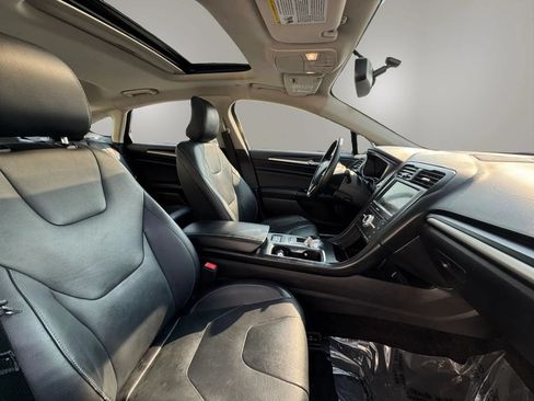Used 2017 Ford Fusion Energi Titanium FWD image 17