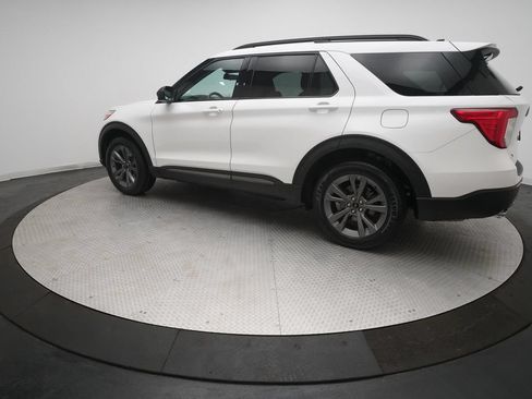 Certified 2021 Ford Explorer XLT w/ Equipment Group 202A AWD/4WD image 34