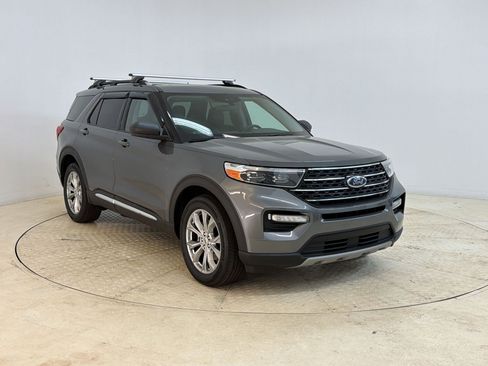 Used 2021 Ford Explorer XLT w/ Equipment Group 202A image 7