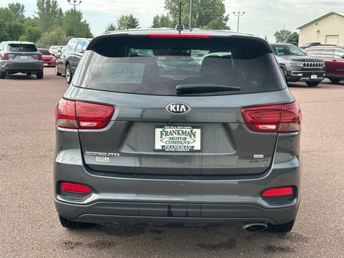 Used 2020 Kia Sorento LX FWD image 38