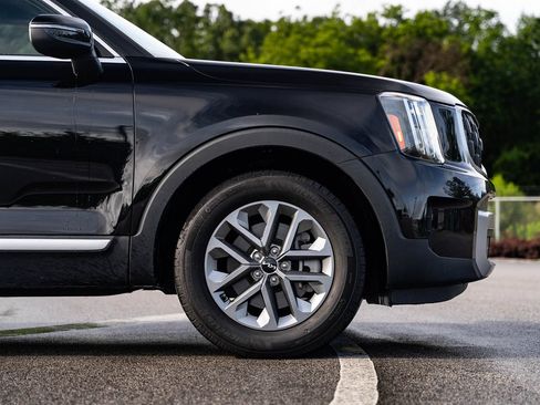 Used 2023 Kia Telluride LX AWD/4WD image 8