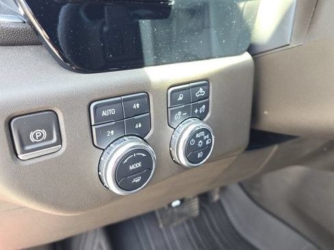 Used 2023 GMC Sierra 1500 SLT w/ SLT Premium Package AWD/4WD image 28
