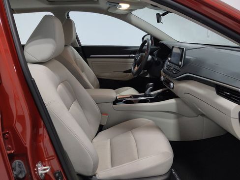 Used 2022 Nissan Altima 2.5 SV w/ SV Premium Package image 21