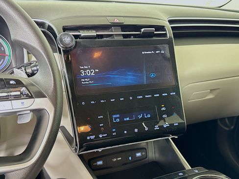 Used 2024 Hyundai Tucson Blue image 18