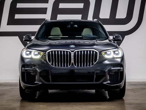 Used 2022 BMW X5 xDrive40i w/ M Sport Package AWD/4WD image 3