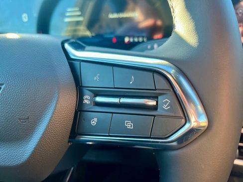 New 2026 Chevrolet Equinox ACTIV w/ Convenience Package III FWD image 17