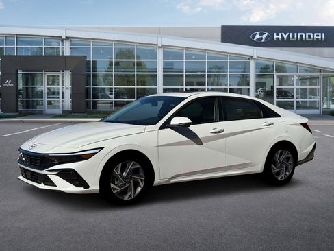New 2026 Hyundai Elantra Limited FWD image 2