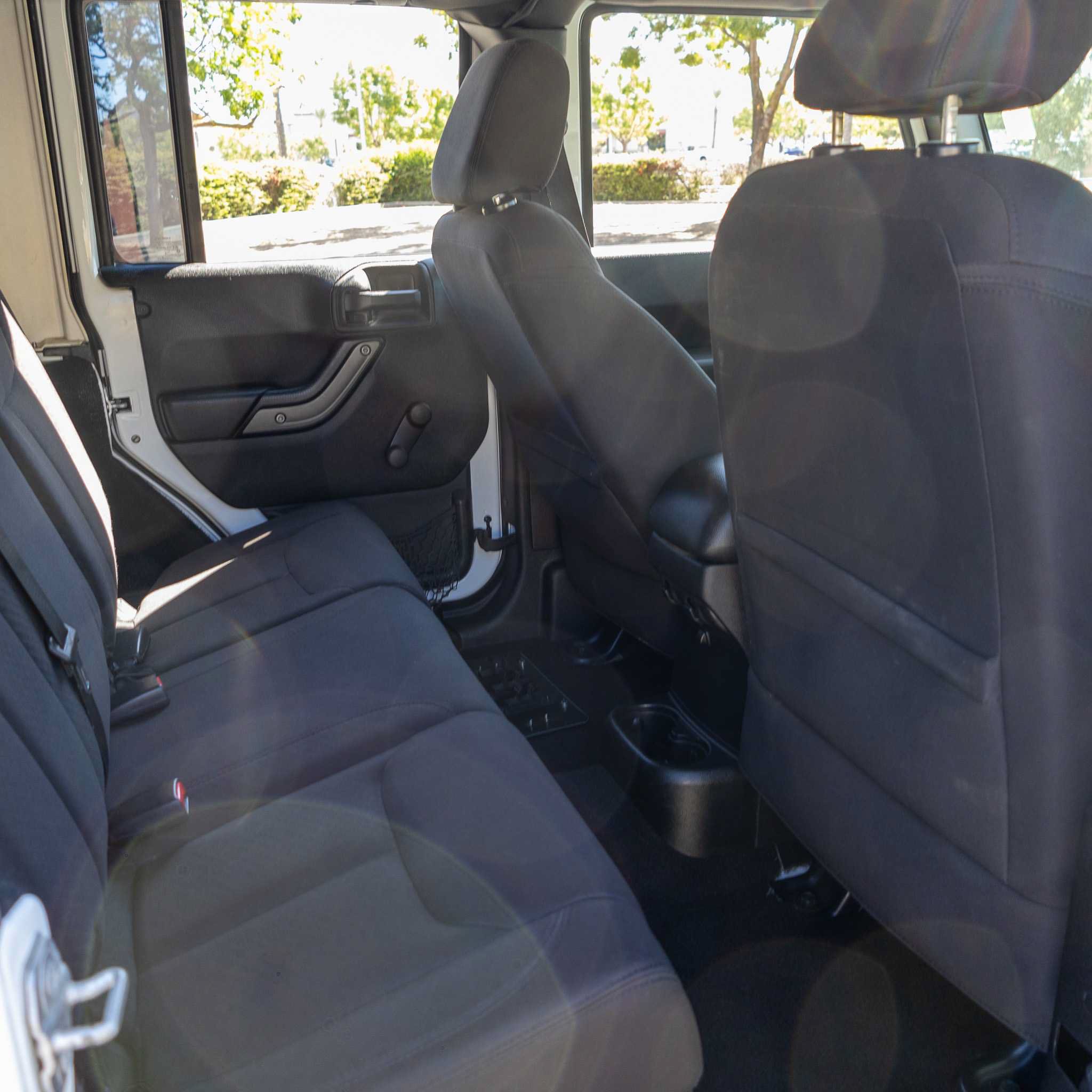 Used 2015 Jeep Wrangler Unlimited Sport w/ Connectivity Group AWD/4WD image 20