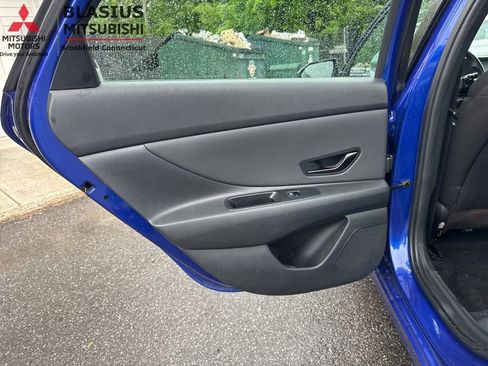 Used 2025 Hyundai Elantra Sport FWD image 30