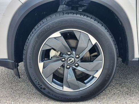 Used 2024 Nissan Rogue SV FWD image 7