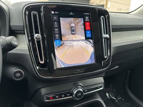 Certified 2024 Volvo XC40 B5 Plus w/ Protection Package Premier AWD/4WD image 23