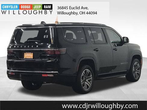 Certified 2025 Jeep Wagoneer Series II image 8