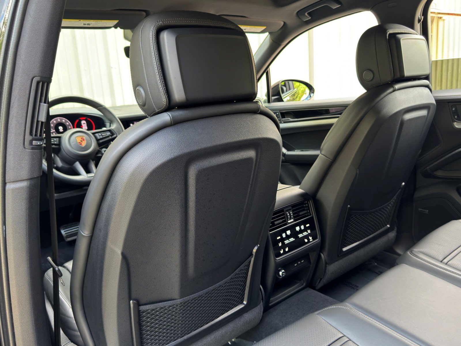 Used 2025 Porsche Cayenne S w/ Premium Package Plus AWD/4WD image 35