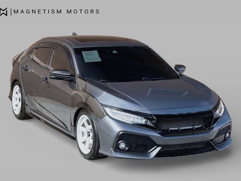 Used 2018 Honda Civic Sport Touring image 4