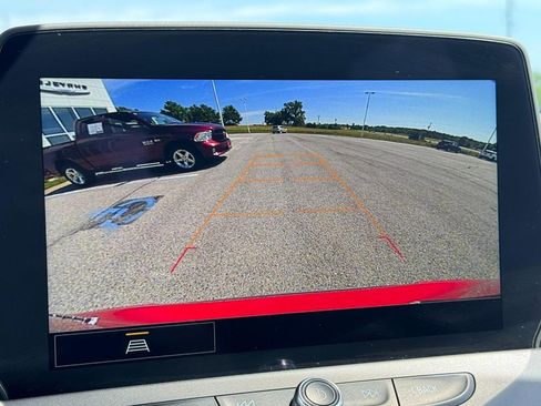 Used 2024 Chevrolet Blazer LT w/ Convenience Package FWD image 18
