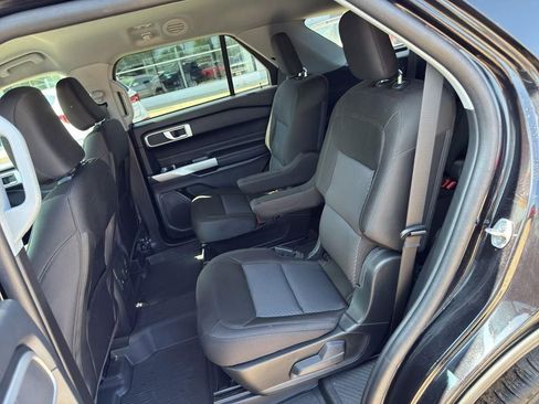 Used 2023 Ford Explorer XLT image 11