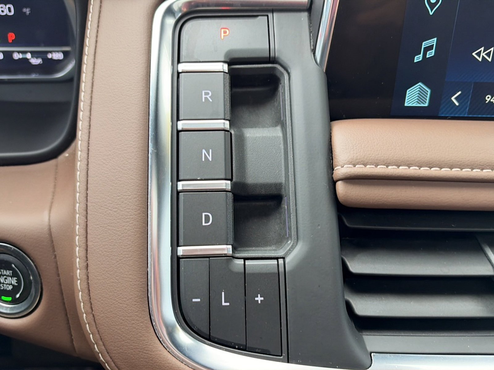 Used 2023 Chevrolet Tahoe High Country AWD/4WD image 40