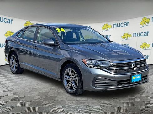 Used 2024 Volkswagen Jetta SE image 1