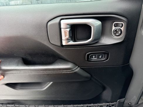 Used 2020 Jeep Wrangler Unlimited Sahara w/ Uconnect 4C Nav & Sound Group image 11