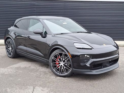 Used 2025 Porsche Macan 4S Electric image 9