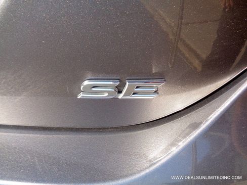 Used 2018 Toyota Camry SE w/ Convenience Package image 6