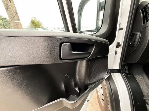 Used 2023 RAM ProMaster 2500 w/ Convenience Group FWD image 13