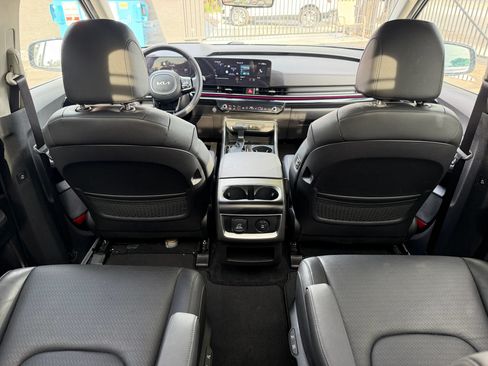 Used 2025 Kia Carnival SX Prestige FWD image 27