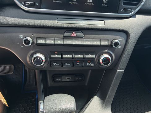 Used 2022 Kia Sportage LX AWD/4WD image 15