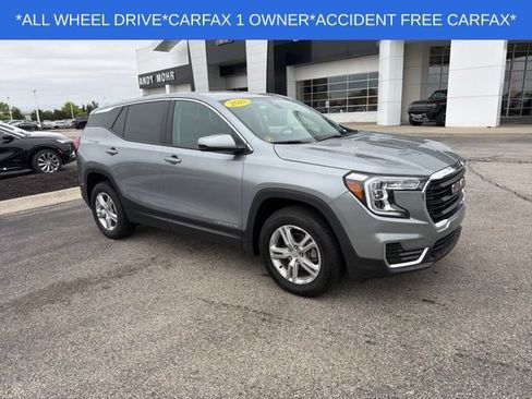Used 2023 GMC Terrain SLE AWD/4WD image 2