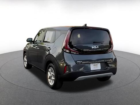 Used 2025 Kia Soul LX w/ LX Technology Package FWD image 11