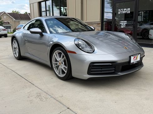 Used 2021 Porsche 911 Carrera w/ Premium Package RWD image 3