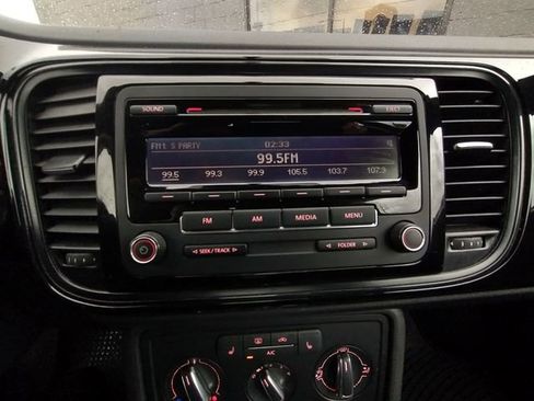 Used 2015 Volkswagen Beetle 1.8T image 33