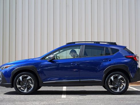Used 2025 Subaru Crosstrek 2.5i Limited AWD/4WD image 8