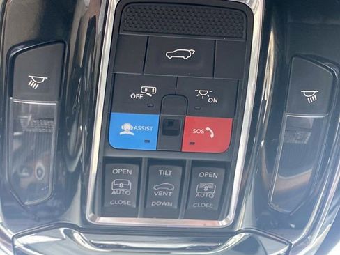 Used 2022 Jeep Grand Cherokee L Summit w/ Advanced Protech Group IV image 45