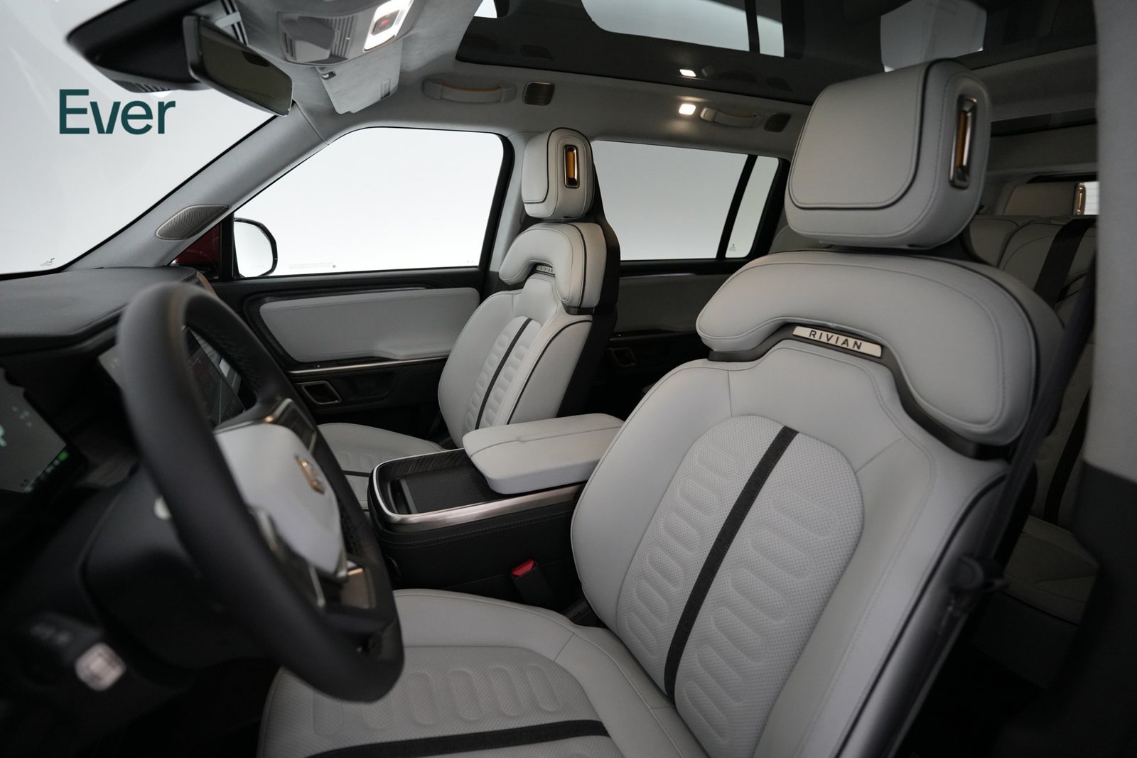 Used 2024 Rivian R1S Adventure Dual AWD/4WD image 4