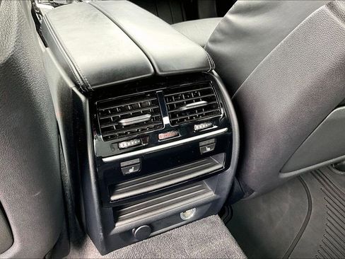 Used 2018 BMW M550i xDrive image 31