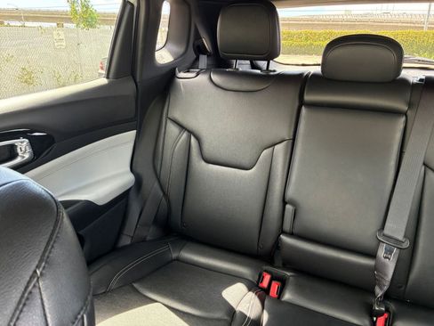 Used 2025 Jeep Compass Limited image 40