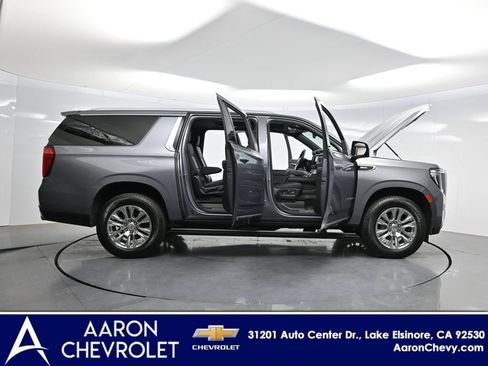 Used 2022 GMC Yukon XL Denali AWD/4WD image 3